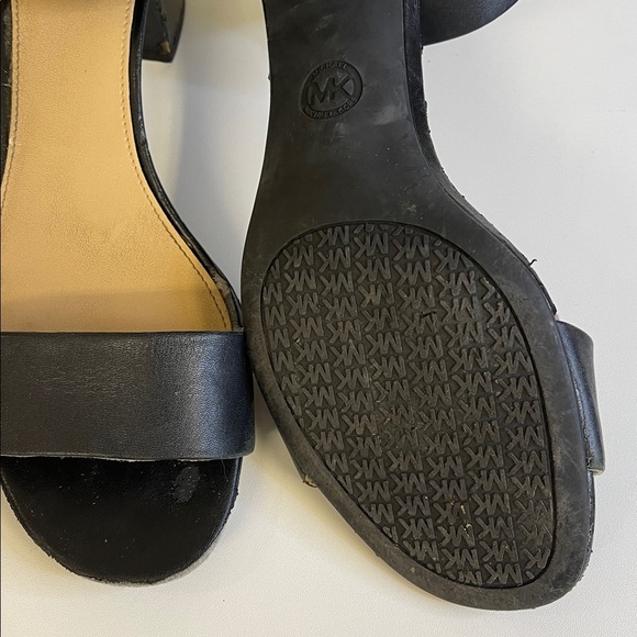 Michael Kors Black Leather Block Heel Sandals 9.5 - Picture 5 of 6